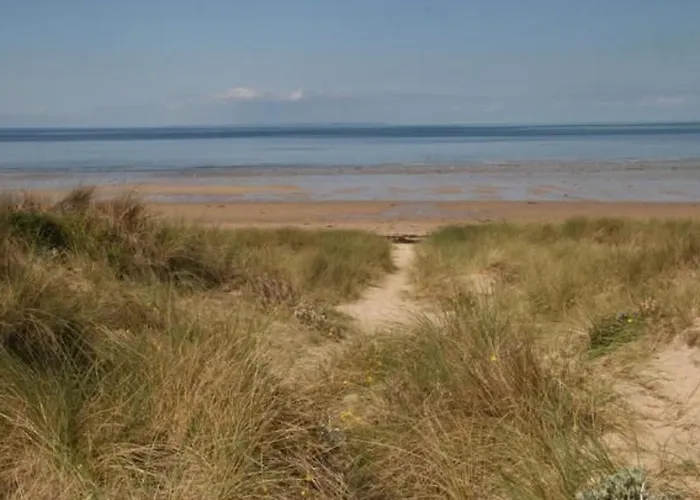 8883 In Strandnaehe By Interhome * Anneville-sur-Mer