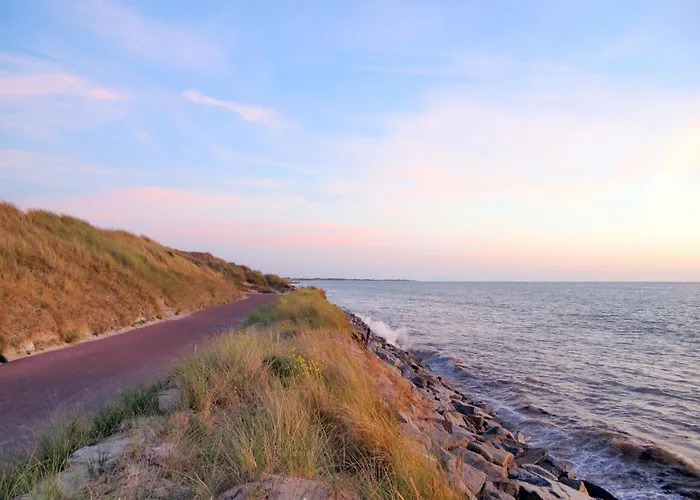 8883 In Strandnaehe By Interhome *