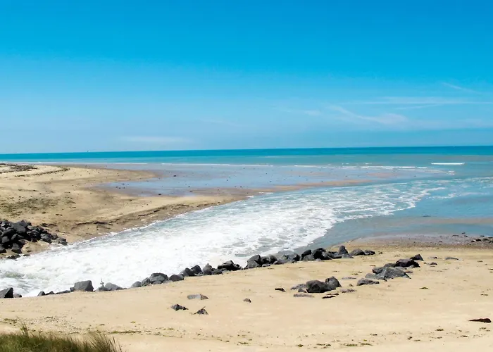 8883 In Strandnaehe By Interhome Anneville-sur-Mer